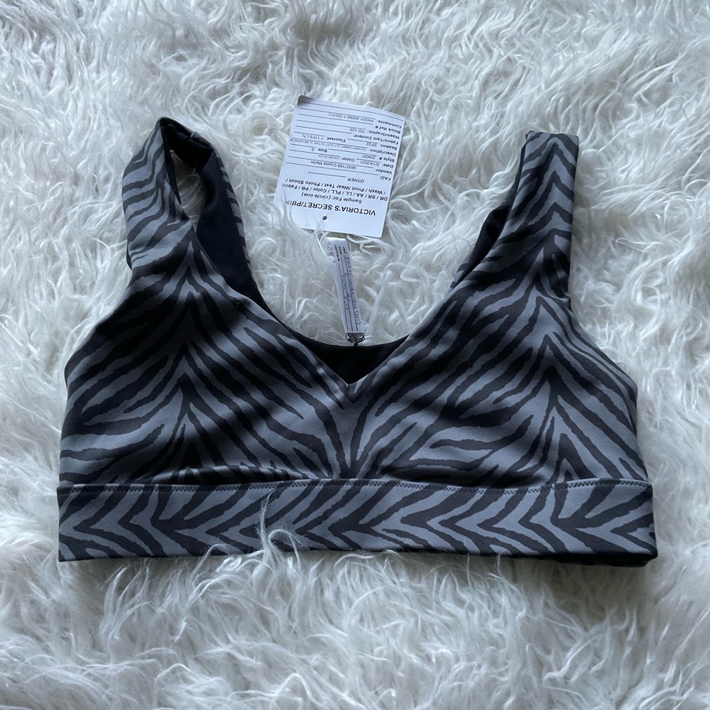 🆕Pink Zebra Stripe Reversible‎ Sports Bra